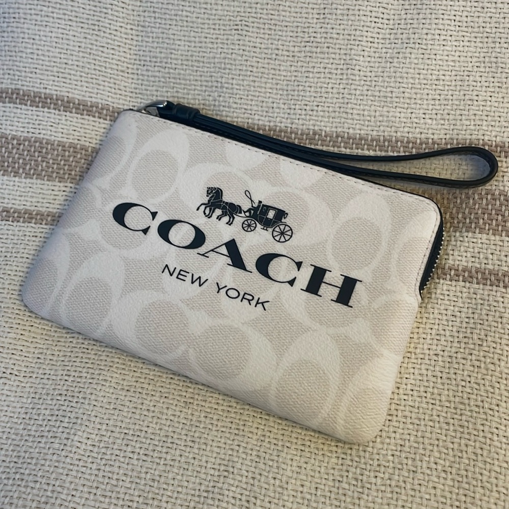 NWT Coach Wristlet